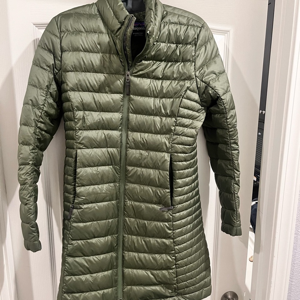 Women’s small, long, Patagonia puffer jacket